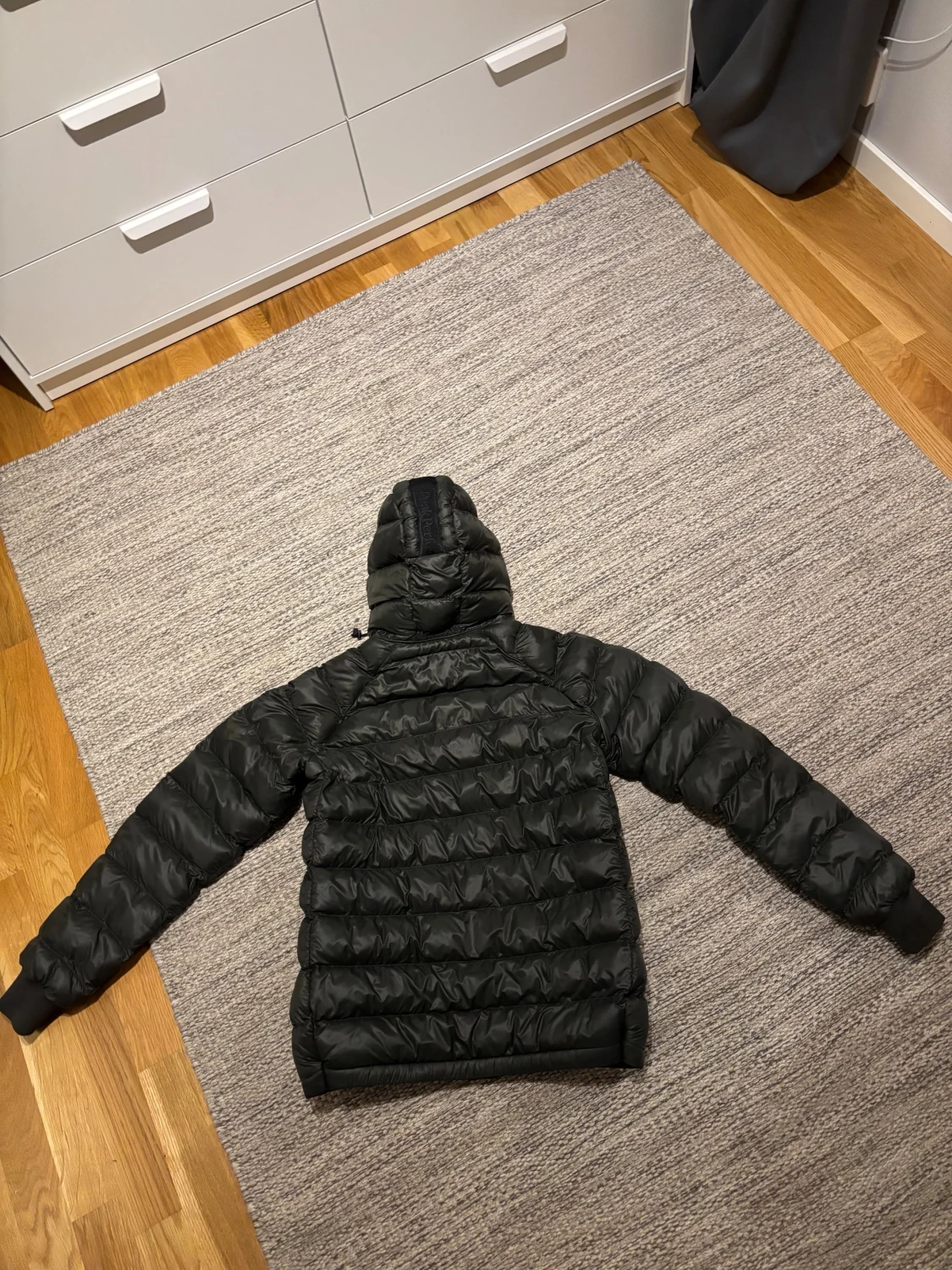 Svart pufferjacka Peak Performance strl. xs/170 - 2