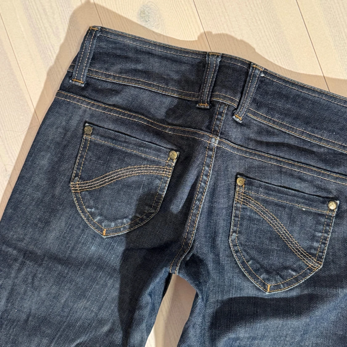 Extra low bootcut jeans  - 5