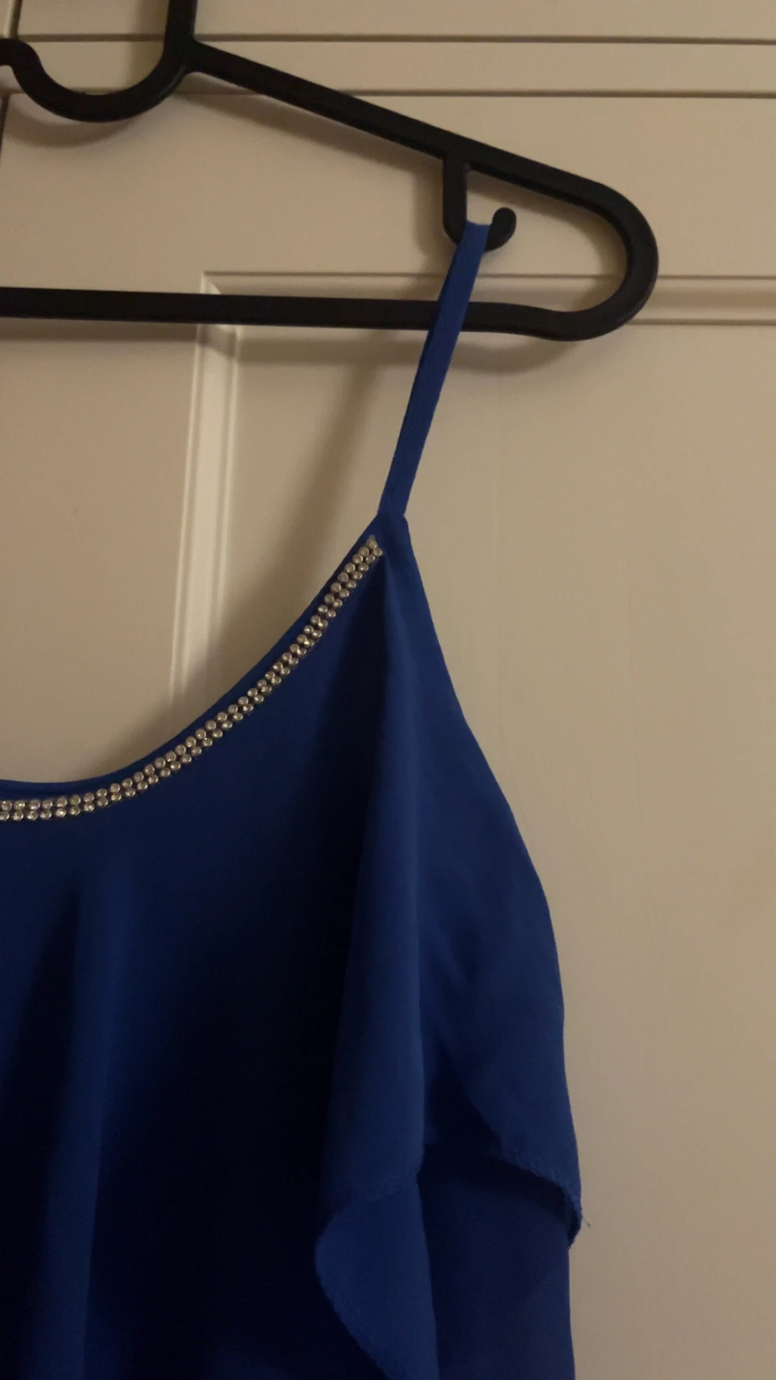 Blå volangtopp med detaljer - 1