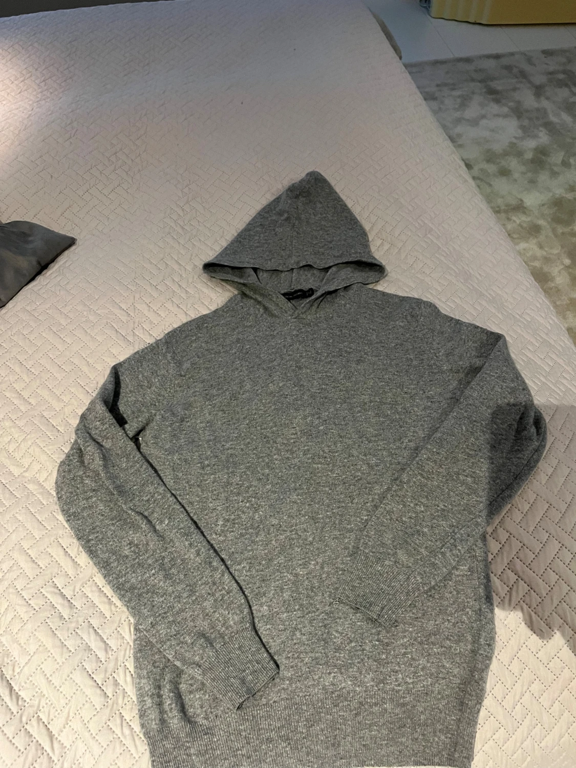 Grå hoodie från Oscar Jacobson XS