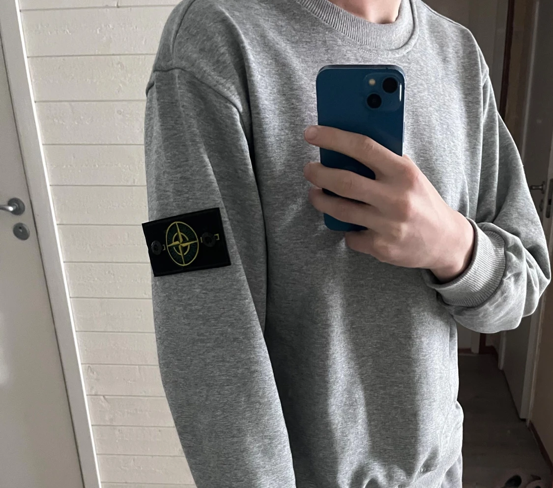 Grå sweatshirt från Stone Island - 1