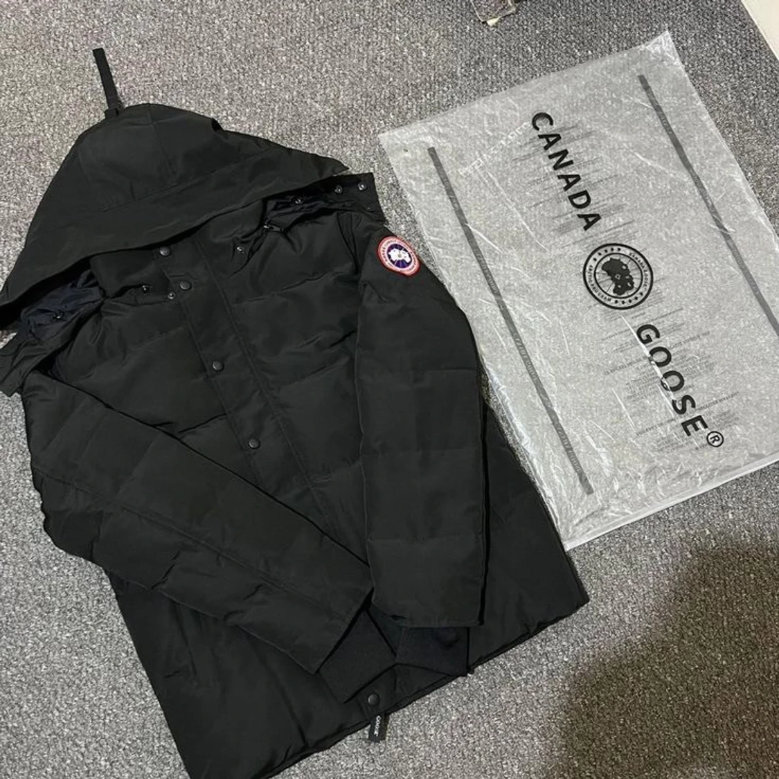 Svart dunjacka från Canada Goose