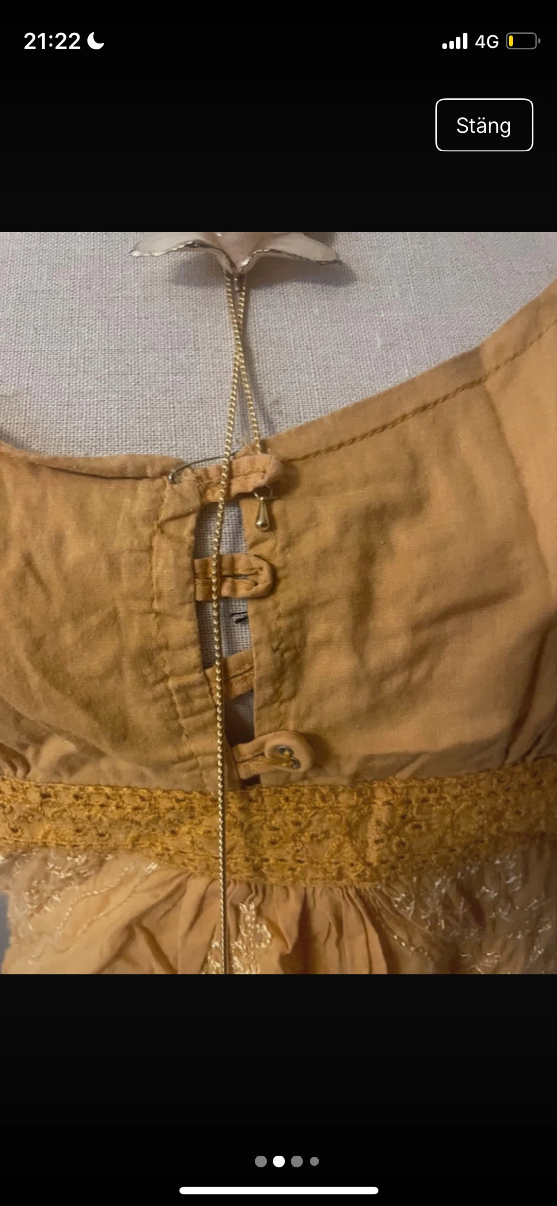 Gul broderad linnetopp med spetsdetaljer - 1