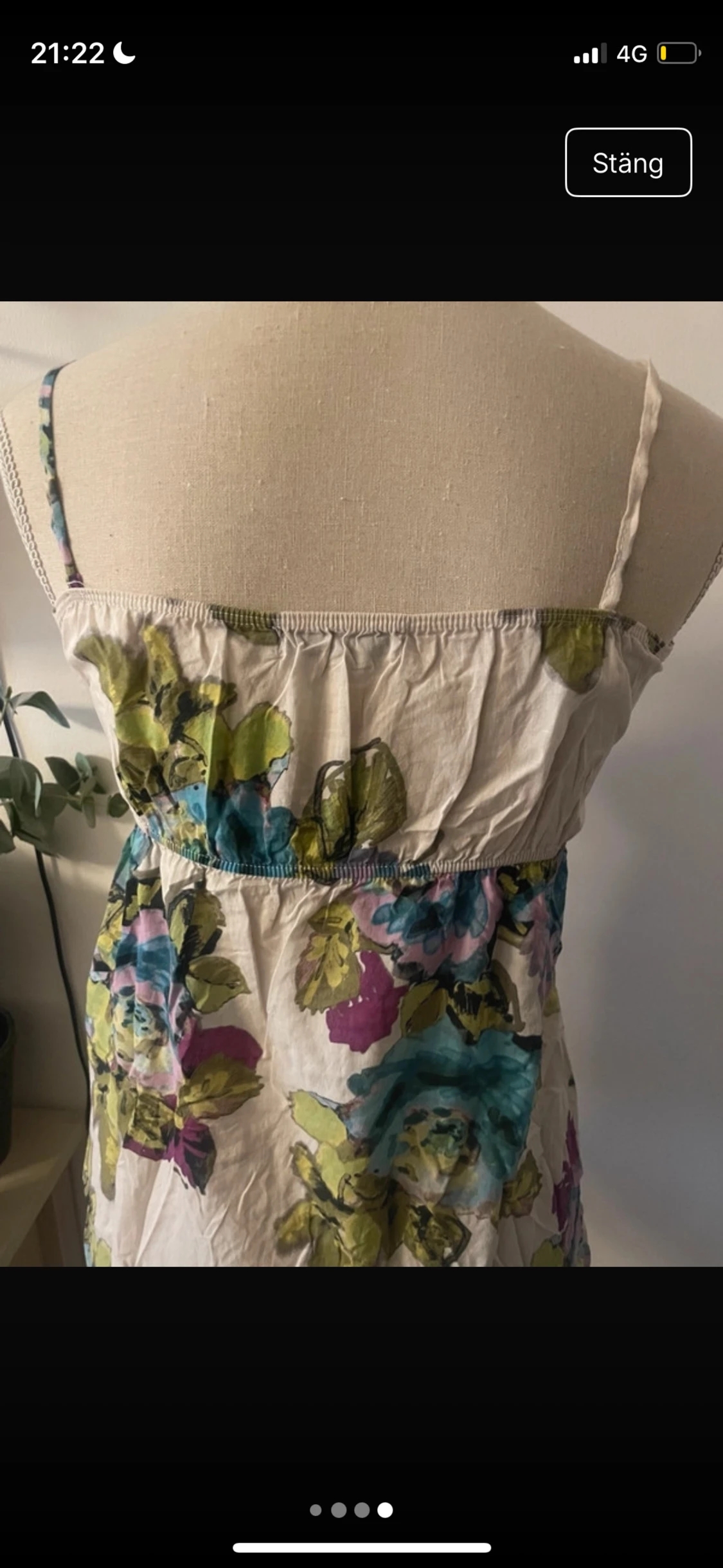 Blommig linnetopp med tunna axelband - 3