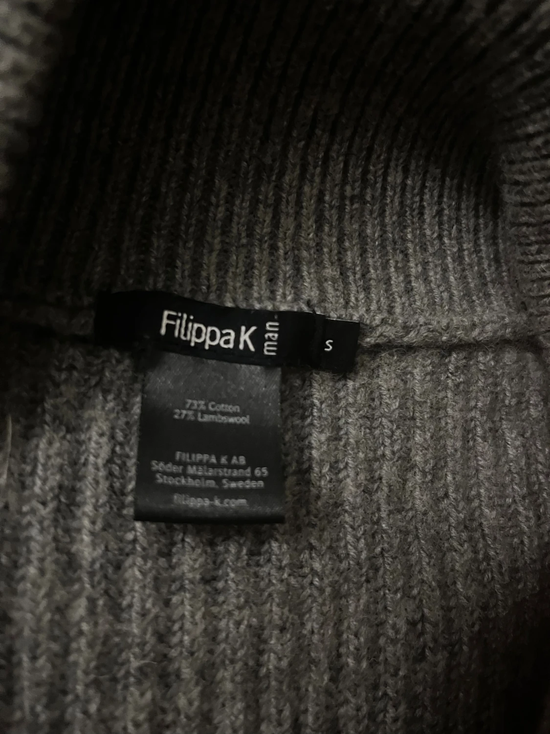 Grå ribbad kofta från Filippa K - 3