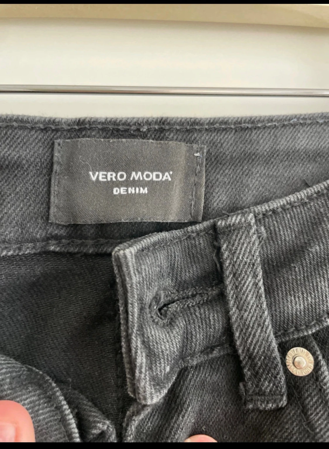 Svarta bootcut jeans från Vero Moda - 2