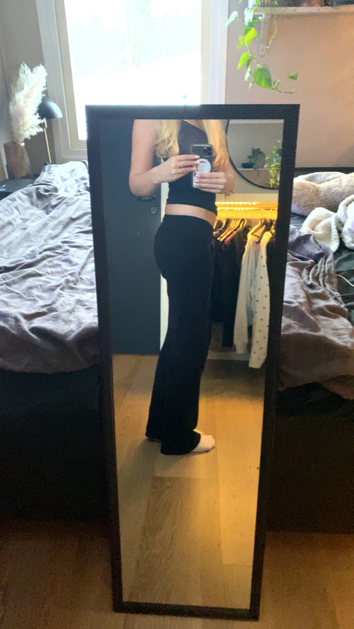 Svarta mjukisbyxor från hm  - 1