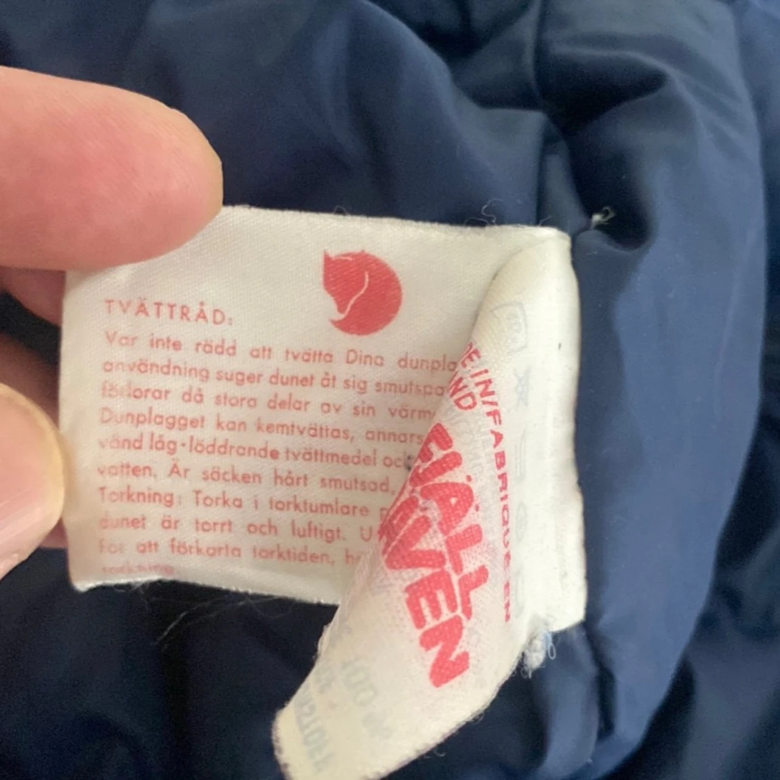 Mörkblå dunjacka från Fjällräven - 4