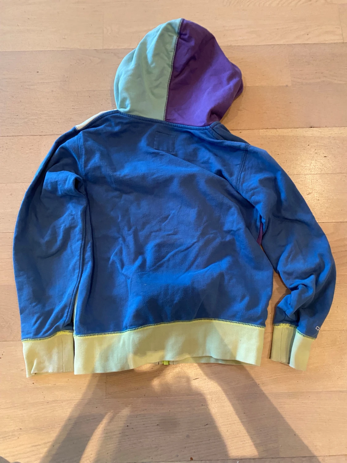 Färgglad hoodie från Quiksilver - 1