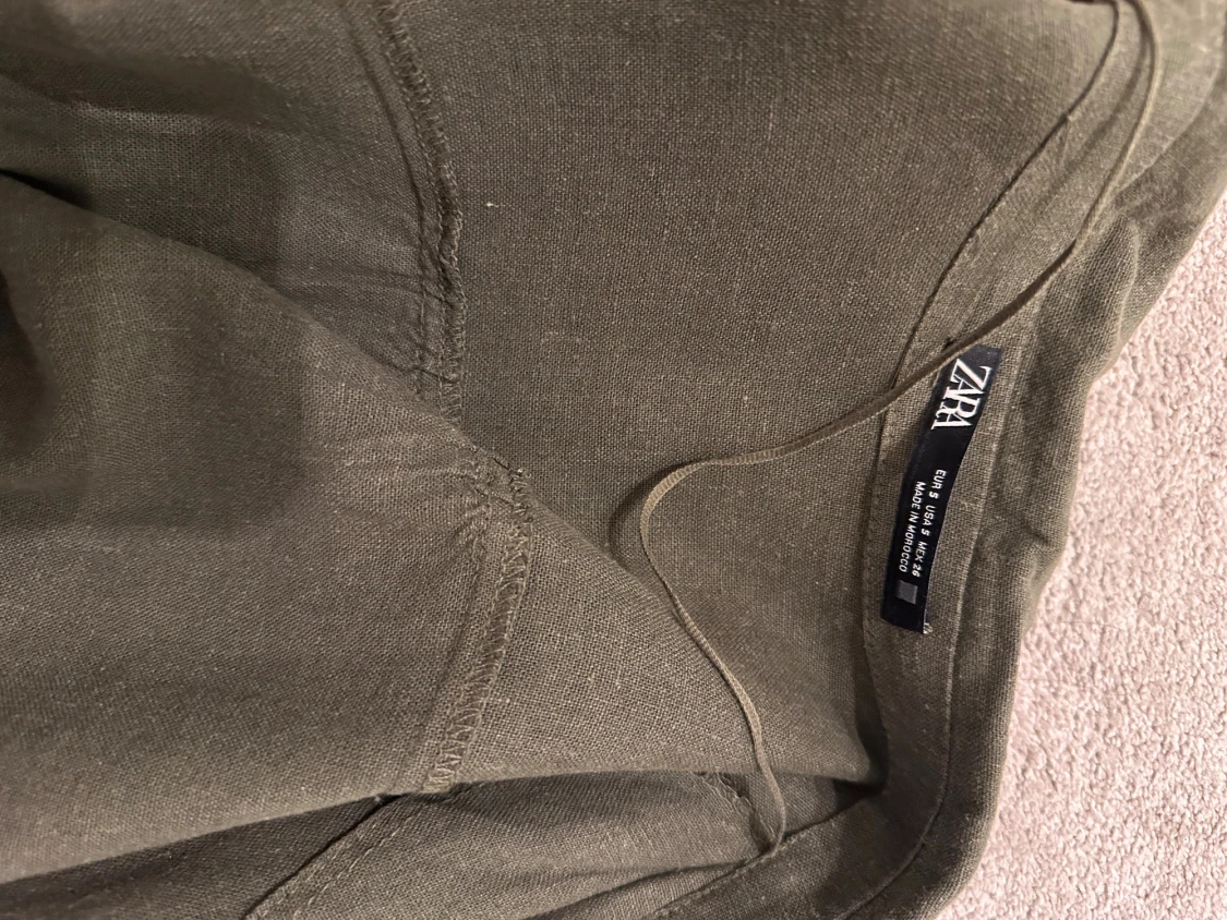 Olivgrön långklänning från Zara - 2