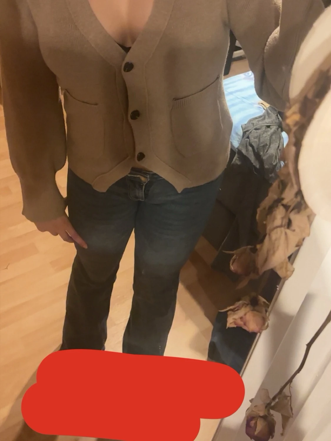 Beige kofta med fickor och knappar