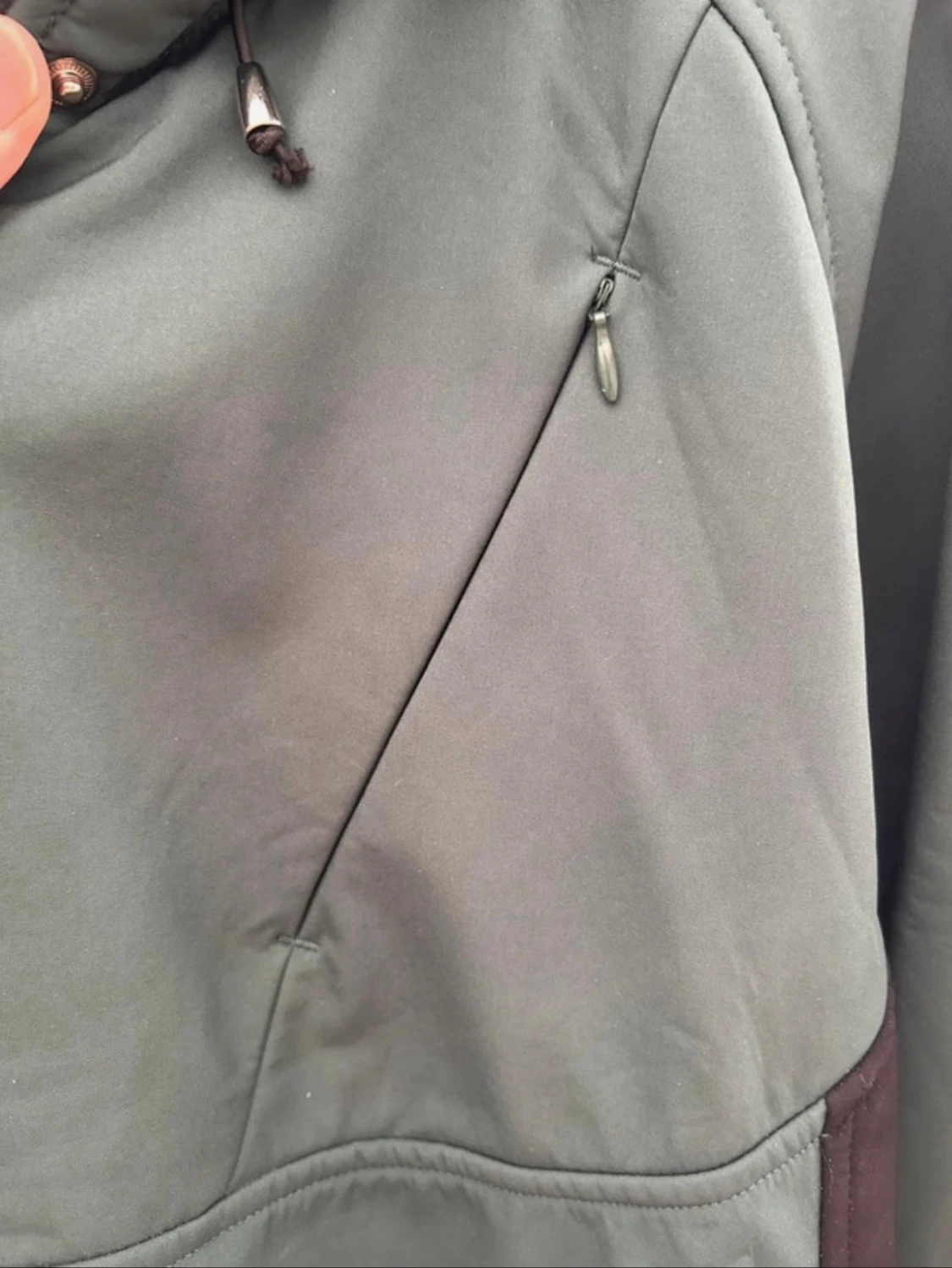 Mörkgrön regnjacka med huva - 3