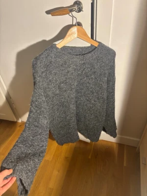 Stickad tröja - Stickad tröja från Gina