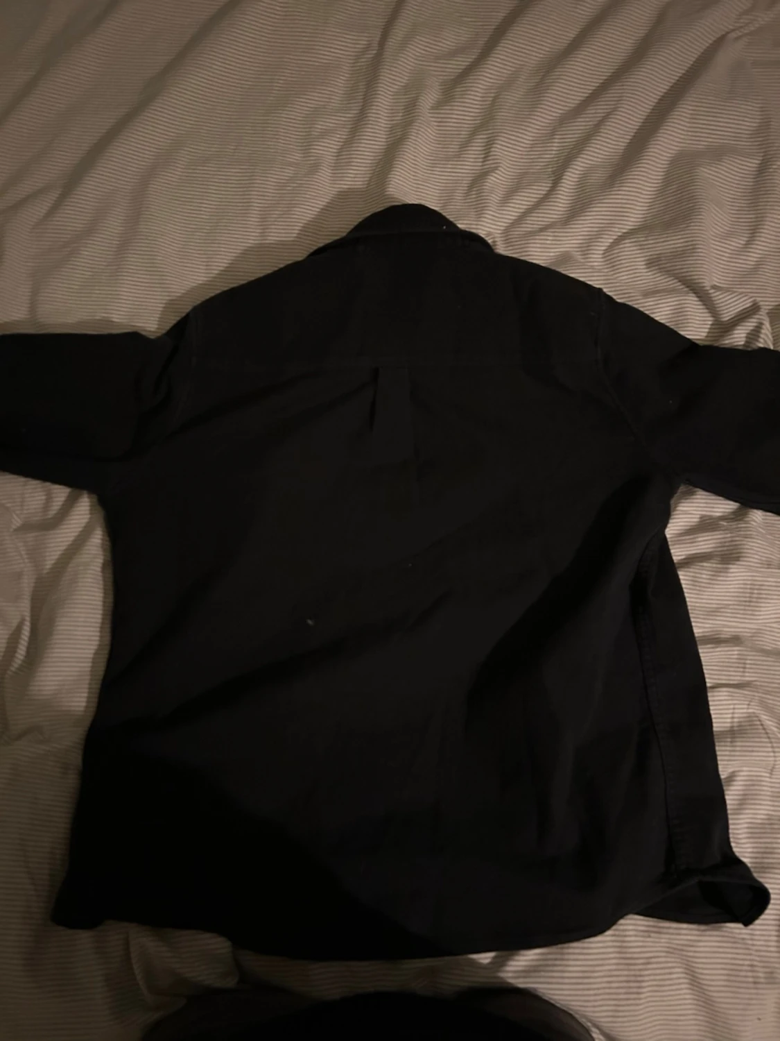 Svart overshirt med knappar - 3