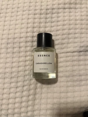 Essnce parfym Carashmellow - Säljer denna goda parfym från Essnce, använd fåtal gånger