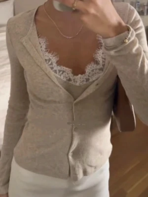 Viral Zara tröja med spetsdetaljer - Helt ny