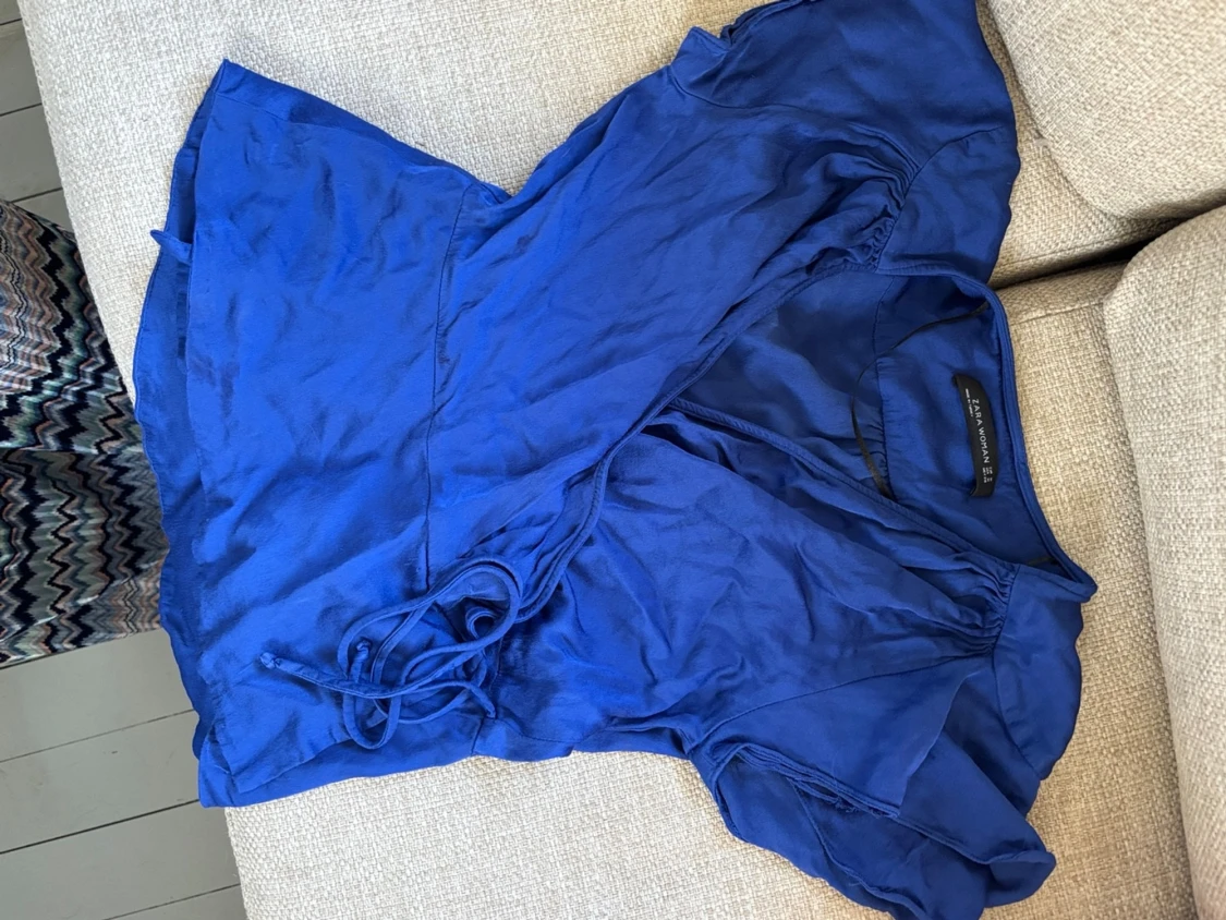 Blå omlottblus från Zara Woman