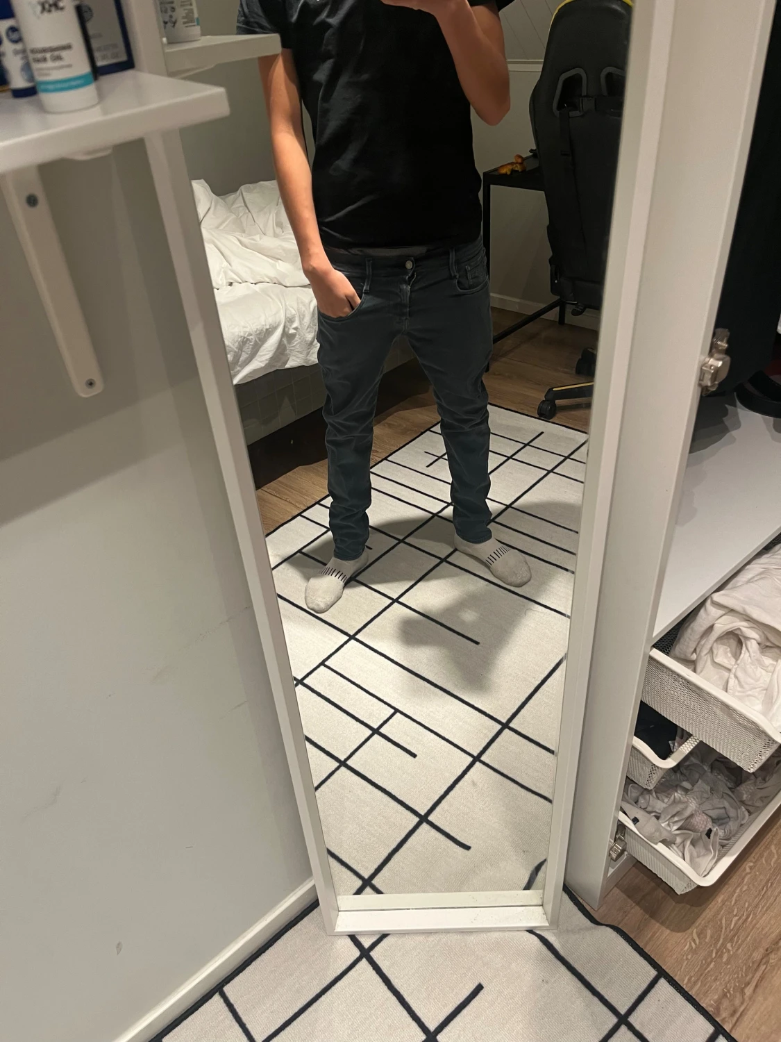 Replay Anbass mörkgrå jeans