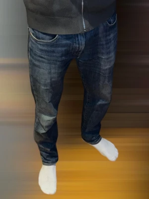 Levi's 502 jeans blå W30 L32 - Säljer ett par Levi's 502 jeans i klassisk blå tvätt med snygga slitningar. Skicket är mycket bra och jag svarar gärna på era frågor 😀 