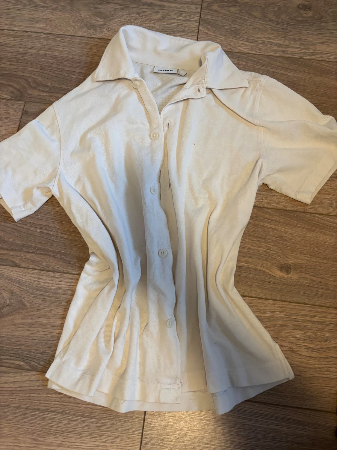Vit kortärmad skjorta från Weekday