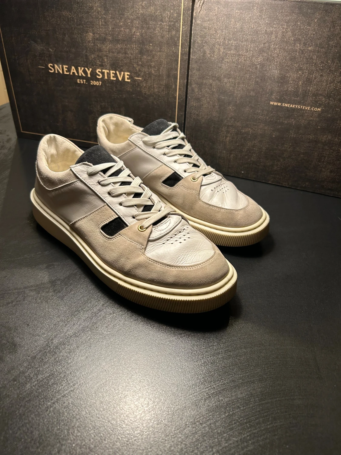 Sneaky Steve away vita och beige sneakers  - 1