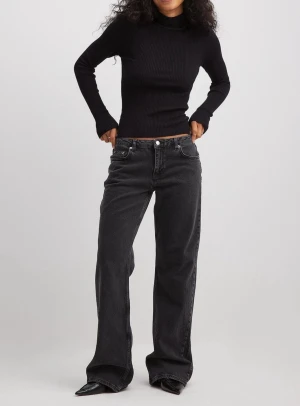 nakd jeans låg midja - snygga jeans från nakd i strl 34 säljer då dem inte kommer till användning💕