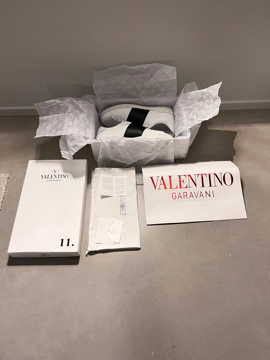 Valentino Garavani Open skor - 4