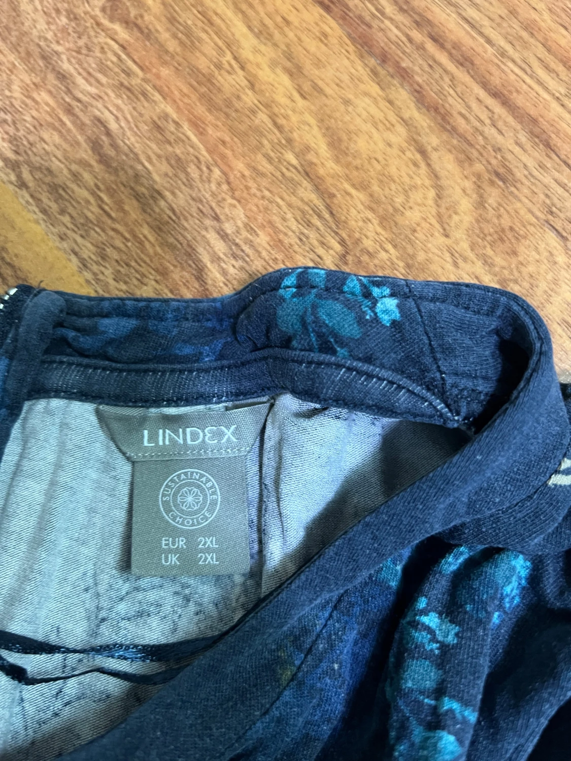 Blommig marinblå klänning Lindex 2XL - 2