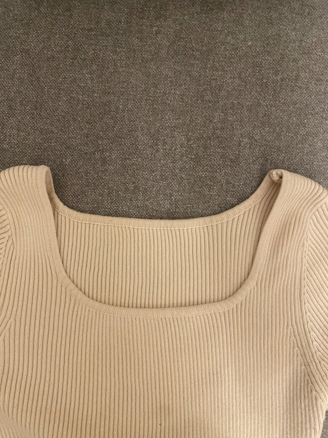 Beige ribbad långärmad topp - 4