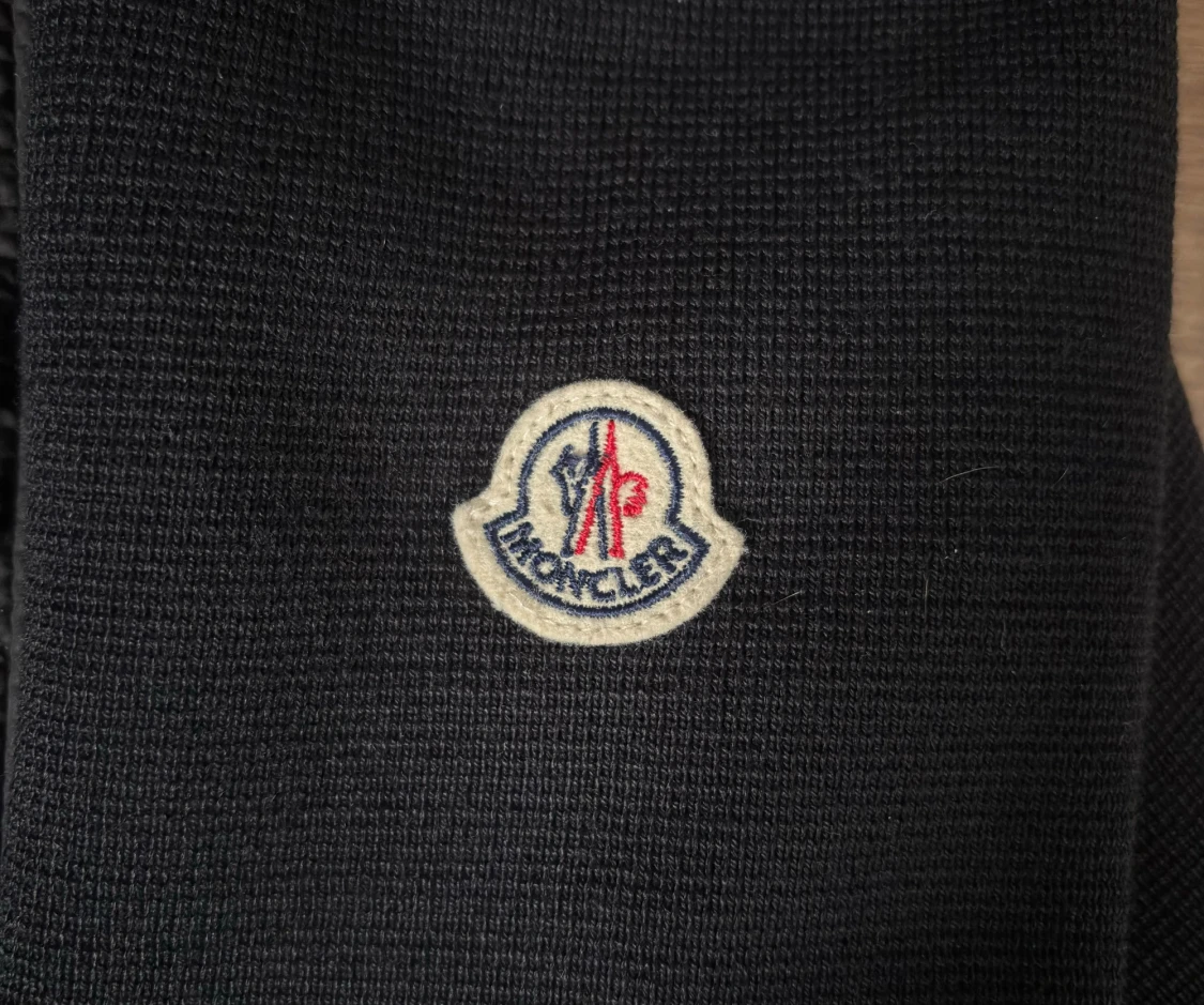 Svart Moncler pufferjacka S KVITTO FINNS - 1