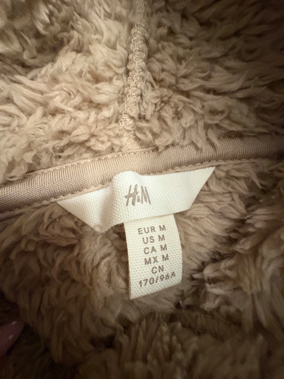 Beige fluffig hoodie från H&M - 2