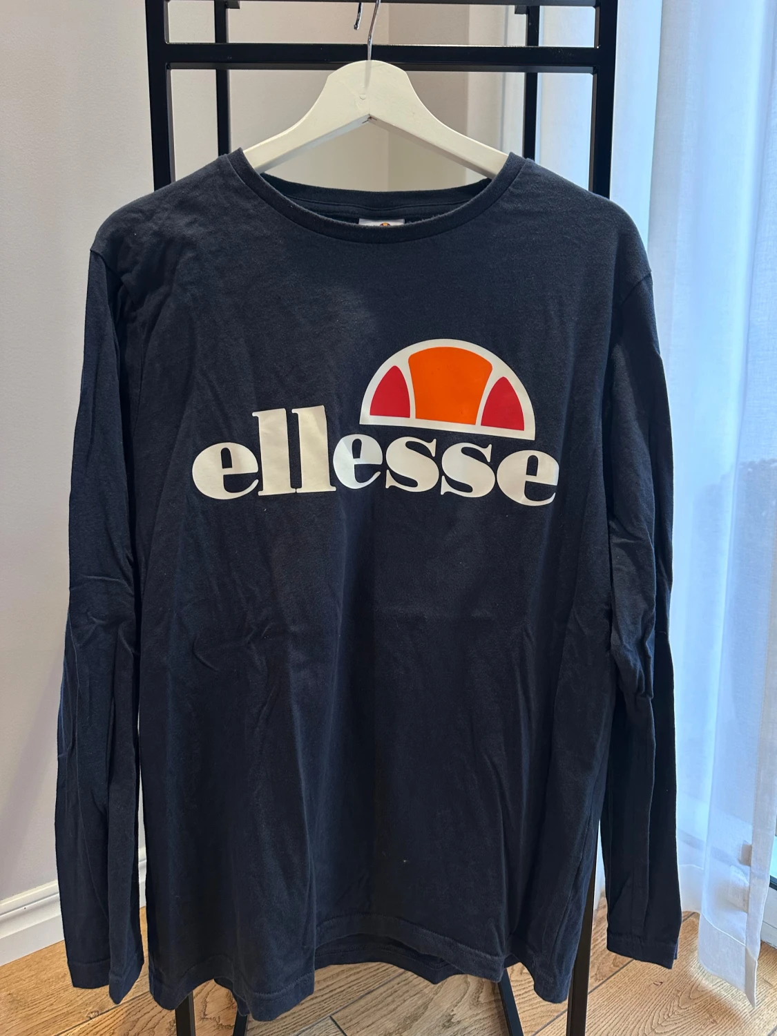 Svart långärmad tröja från Ellesse