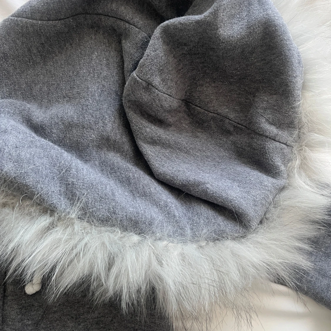 hollister fur zip up - 91