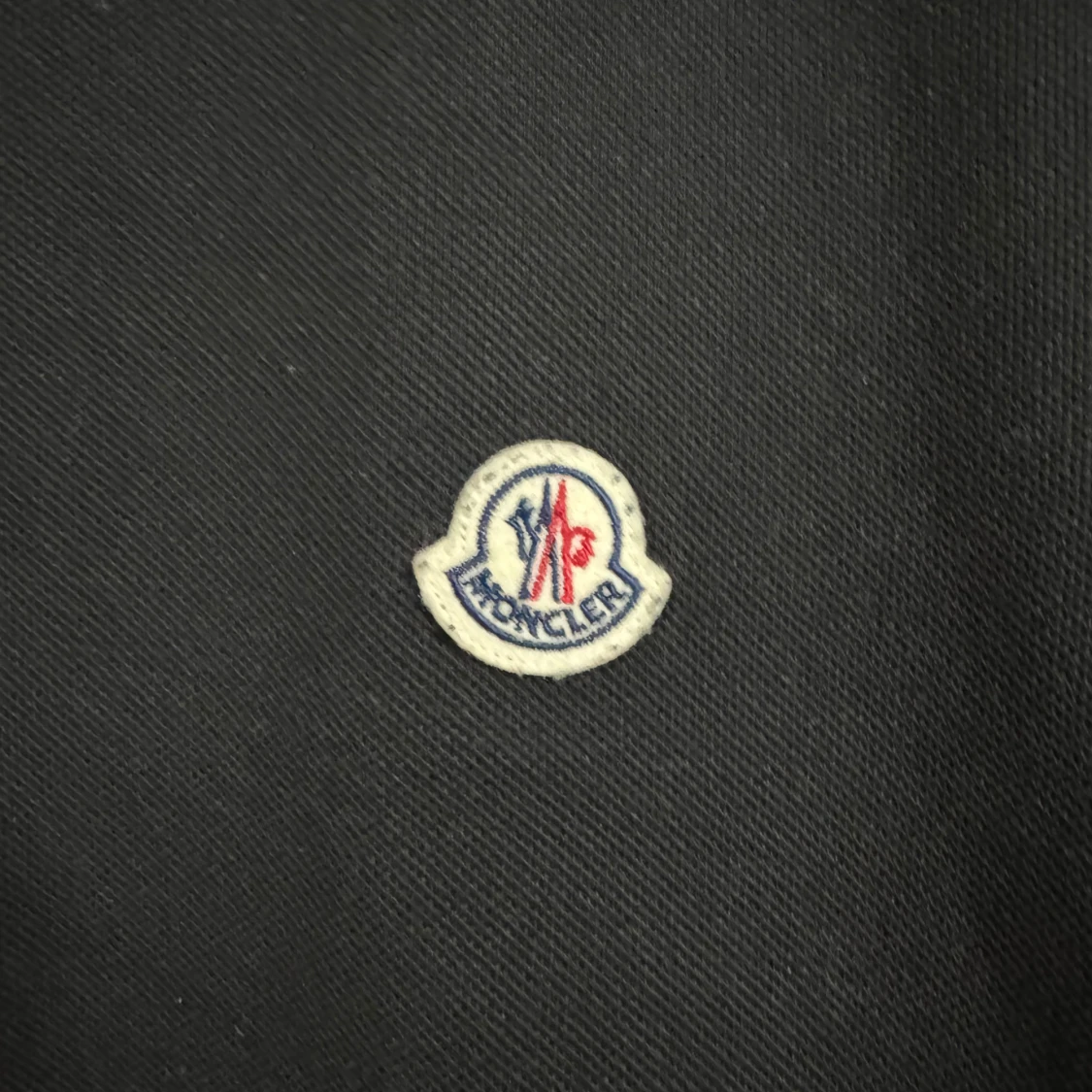 Svart pikétröja från Moncler - 1