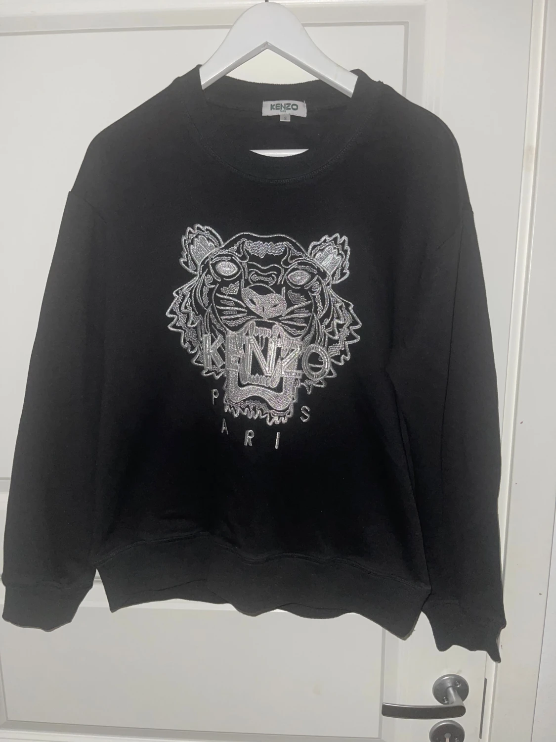 Svart sweatshirt från Kenzo med tiger