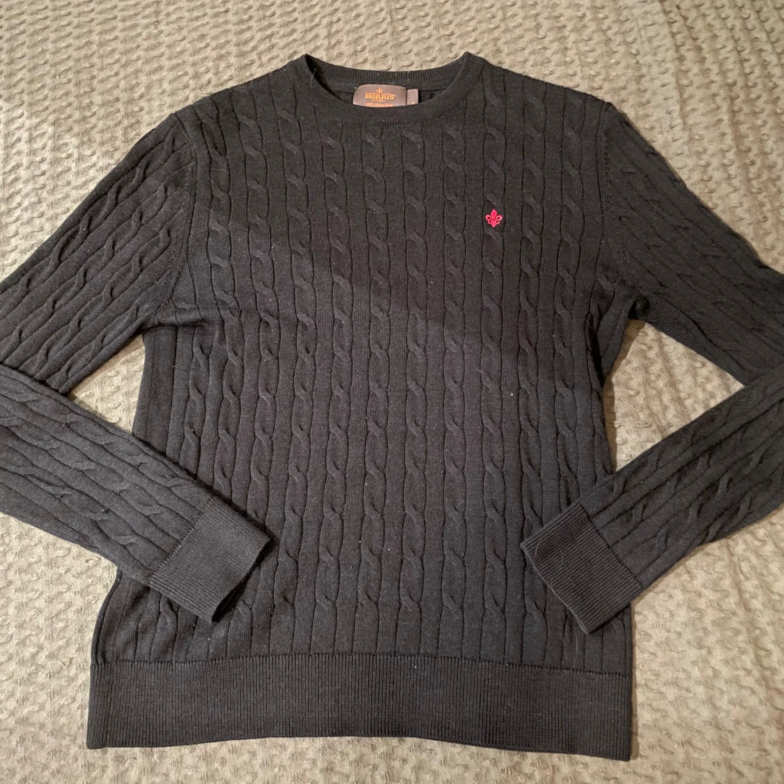 Svart kabelstickad tröja Morris S