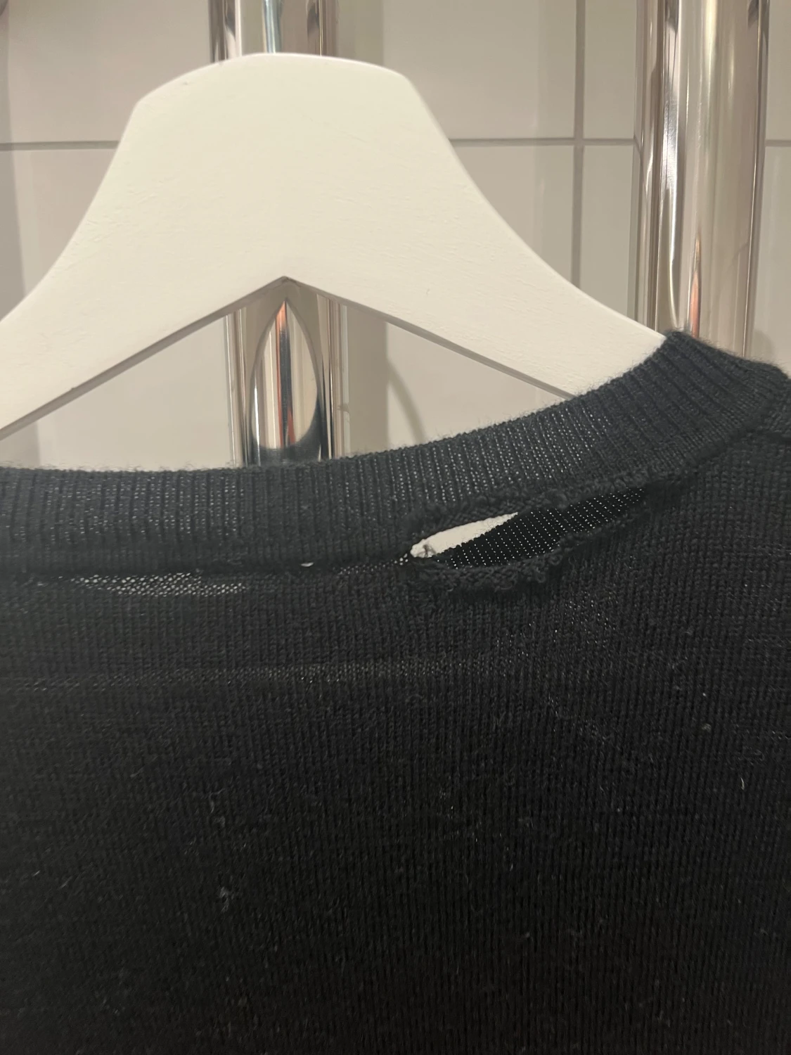 Svart merinoull tröja  - 2
