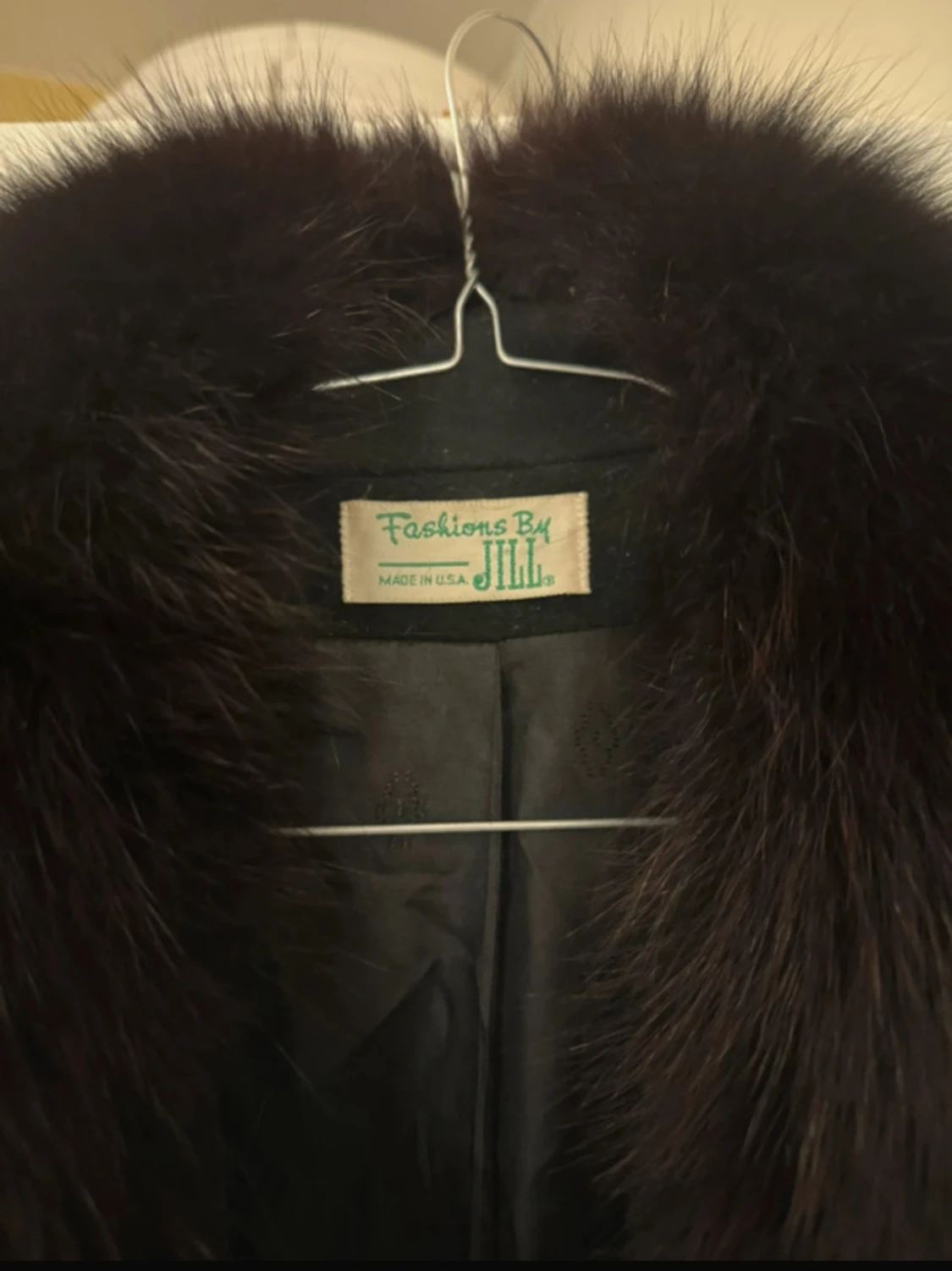 Svart lång kappa med pälskrage - 4