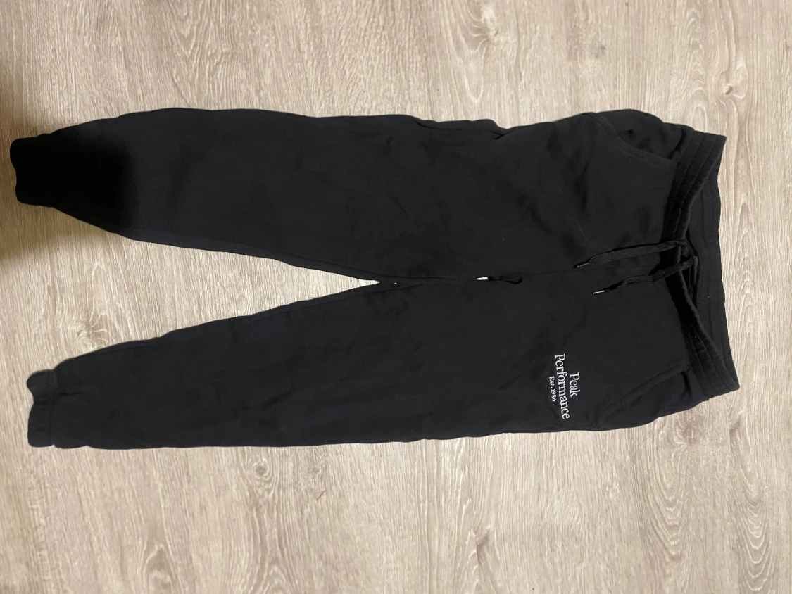 Svarta mjukisbyxor Peak Performance