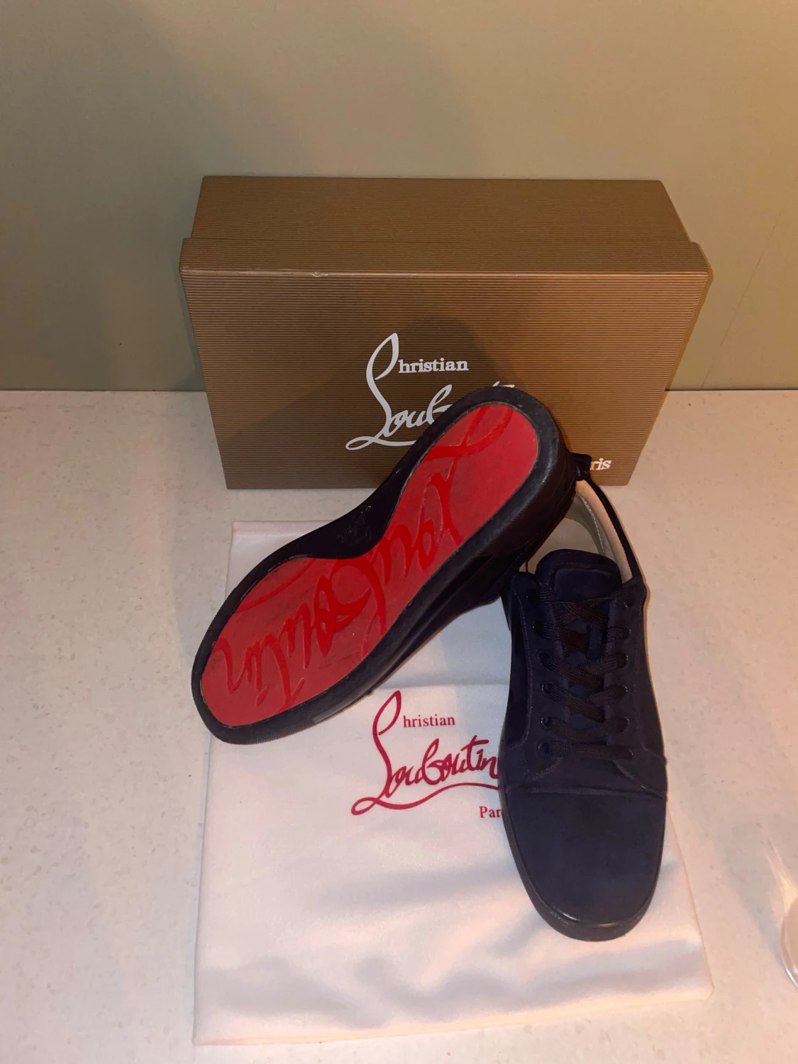 Mörkblå sneakers från Christian Louboutin