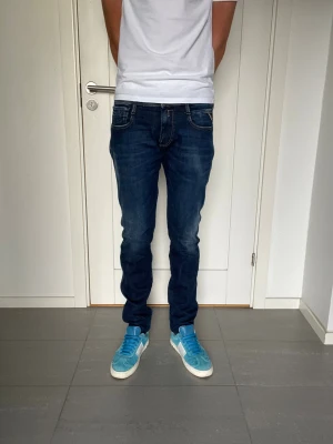 Replay Anbass Jeans  - Säljer nu dessa Replay Anbass Jeans, W30 o L32, skriv för fler bilder/frågor🙌🏼