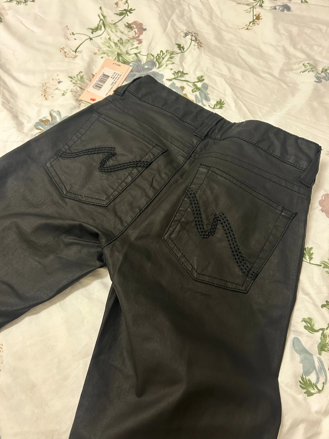 Svarta bootcut jeans från Nelly, strl 36 - 2