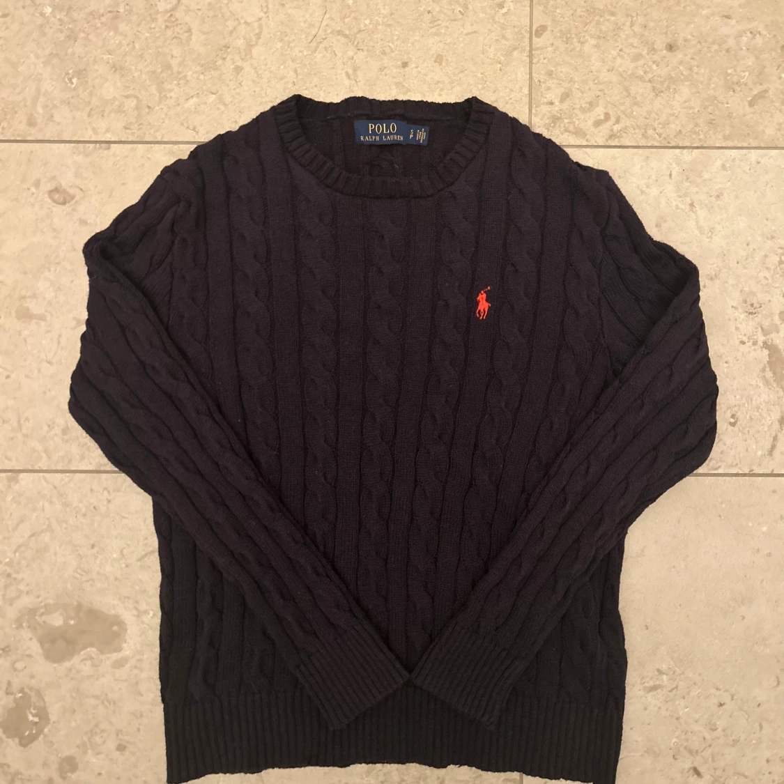 Mörkblå kabelstickad tröja Polo Ralph Lauren