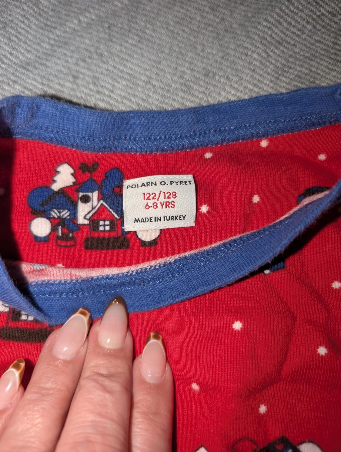 Röd långärmad tröja Polarn O. Pyret stl 122-128 - 2