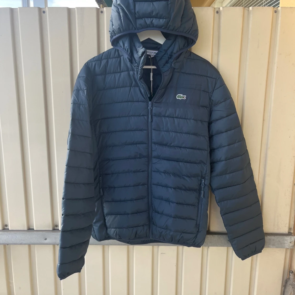 Mörkblå dunjacka från Lacoste M - 4