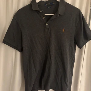 Ralph laurent piké - Snygg Ralph lauren piké! Storlek L men sitter lite tight 