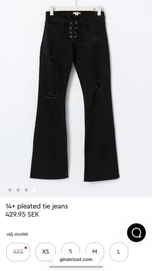 Svarta bootcut jeans med snörning - SÖKER DESSA JÄTTESNYGGA JEANSEN i XXS SNÄLLA SKRIV!!!