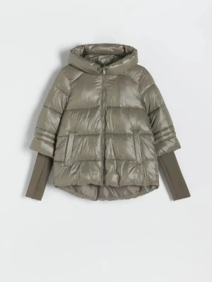 Quiltad jacka   - Säljer denna varma supersnygga jackan med trekvartsärm från Reserved, helt slutsåld. Strl 36 perfekt i vinter🤍❤️‍🔥❤️‍🔥