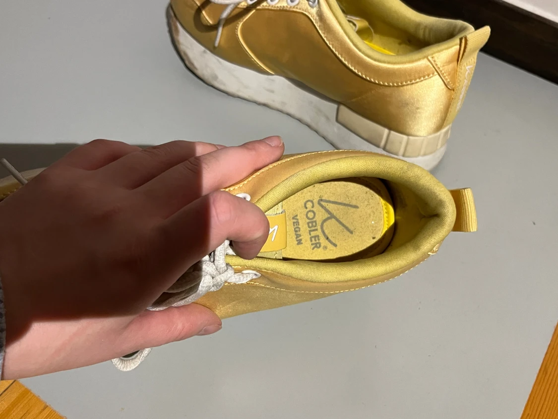 Gula plattformssneakers från W.Cobler - 4