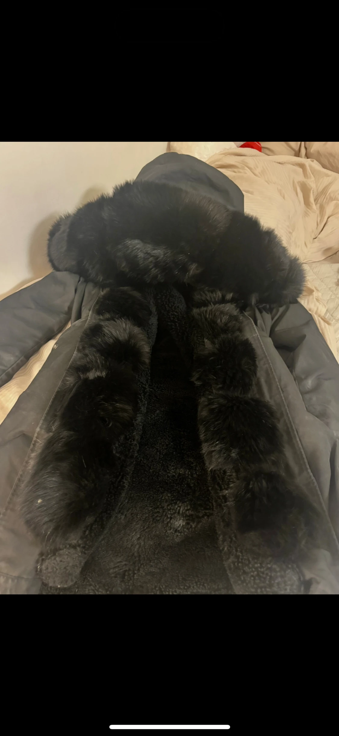 Svart pälsjacka med fluffig huva - 2